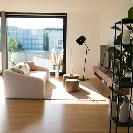 Moderne Mit Grosszuegigen 100qm In Der Dresdner Altstadt Апартаменты *