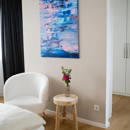 Moderne Mit Grosszuegigen 100qm In Der Dresdner Altstadt * Дрезден