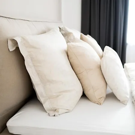 Moderne Mit Grosszuegigen 100qm In Der Dresdner Altstadt Апартаменты *