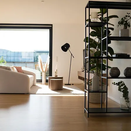 Moderne Mit Grosszuegigen 100qm In Der Dresdner Altstadt * Дрезден