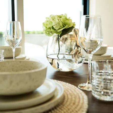 Moderne Mit Grosszuegigen 100qm In Der Dresdner Altstadt Дрезден