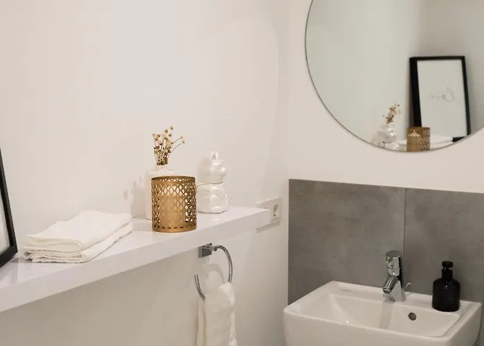 Apartment Moderne Mit Grosszuegigen 100qm In Der Dresdner Altstadt Dresden