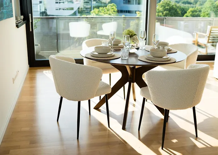Apartment Moderne Mit Großzügigen 100qm In Der Dresdner Altstadt