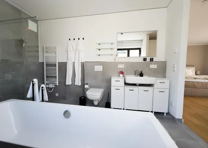Apartment Moderne Mit Großzügigen 100qm In Der Dresdner Altstadt