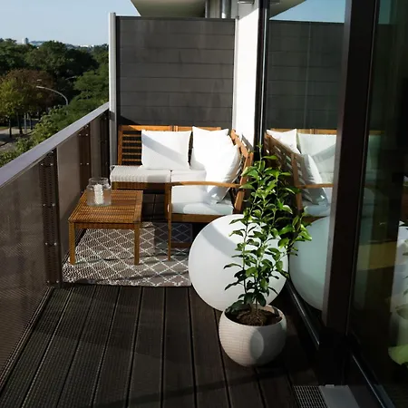 Moderne Mit Grosszuegigen 100qm In Der Dresdner Altstadt Appartement