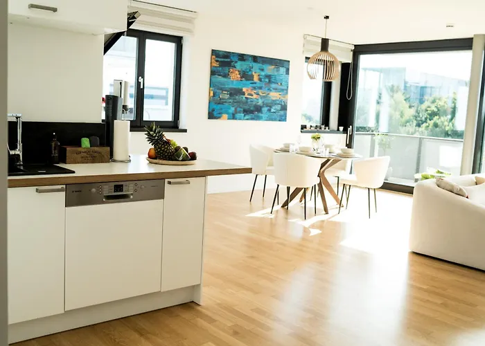 Moderne Mit Grosszuegigen 100qm In Der Dresdner Altstadt Appartement Dresden